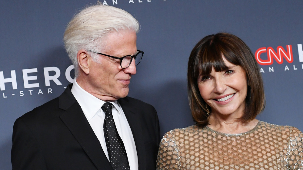 Ted Danson smirking at Mary Steenburgen