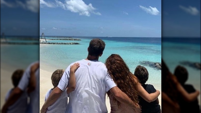 Gerard Piqué and Shakira with their kids