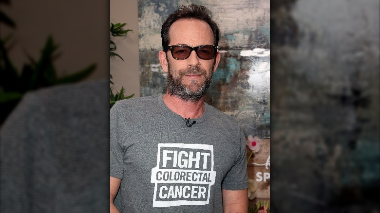 Luke Perry in Fight CRC t-shirt 