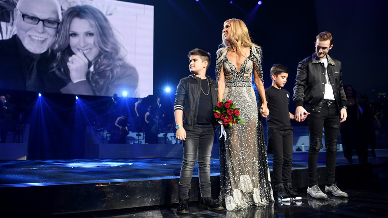 Céline Dion sons on stage