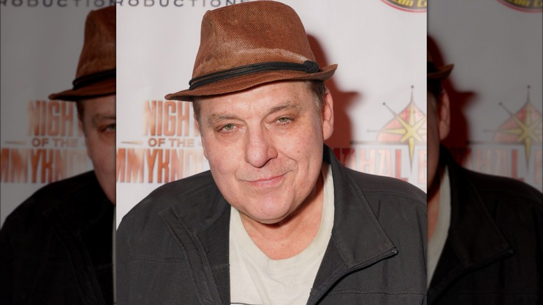 Tom Sizemore posing