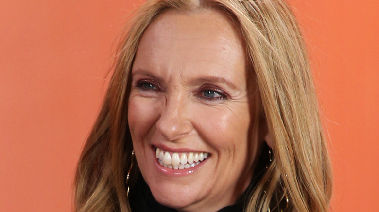 Toni Collette posing for cameras