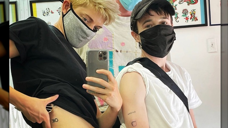 Mae Martin and Elliot Page tattoo selfie