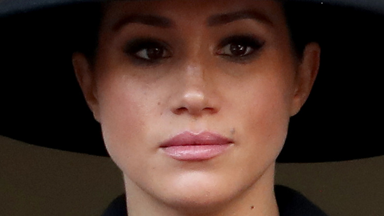 Meghan Markle black hat