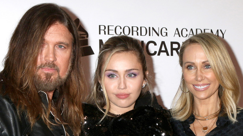 Miley, Billy Ray, Tish Cyrus