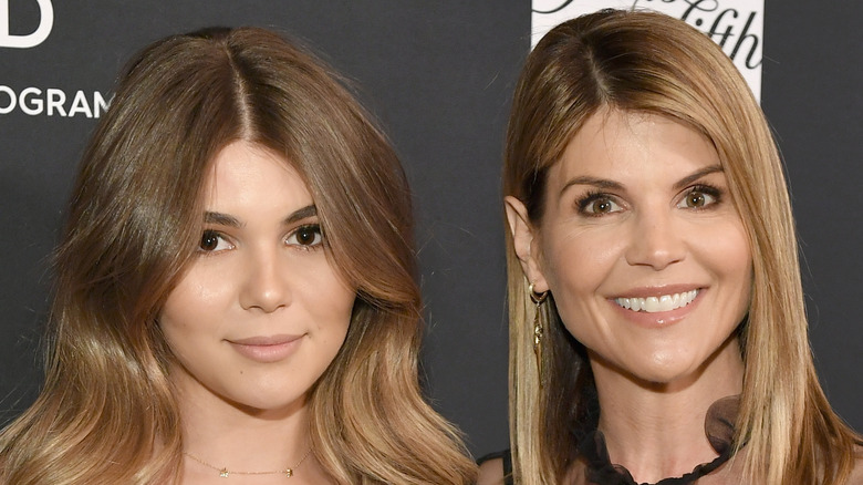 Olivia Jade and Lori Loughlin on the red carpet 