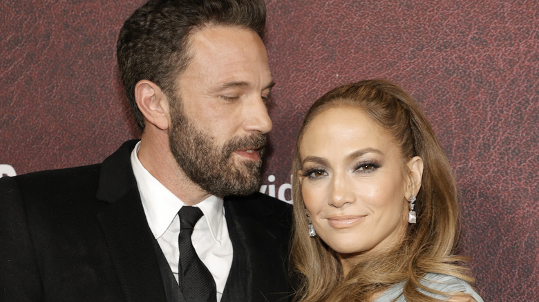 Ben Affleck and Jennifer Lopez posing