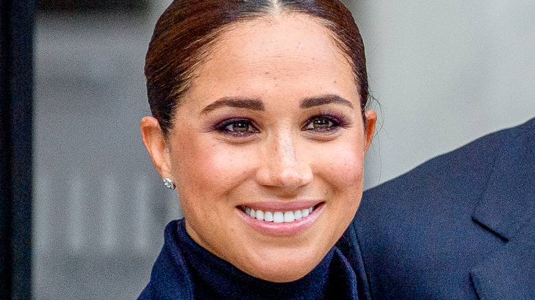 Meghan Markle center part