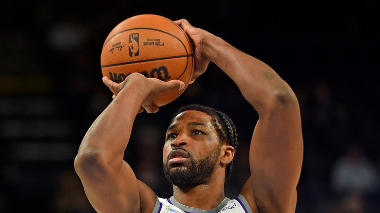 Tristan Thompson shooting a basketball