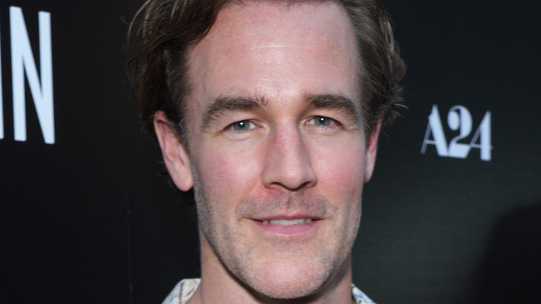 James Van Der Beek posing for cameras