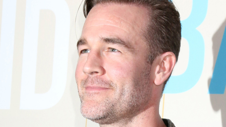 James Van Der Beek posing for cameras