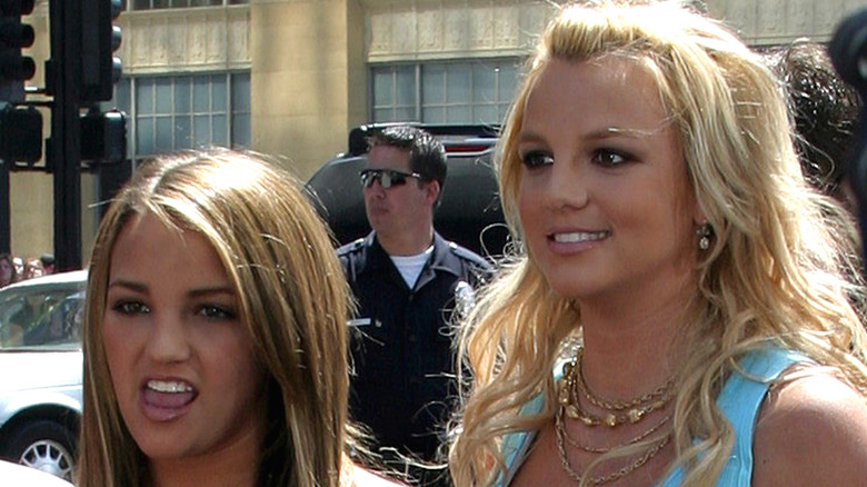 Jamie Lynn Spears and Britney Spears smiling