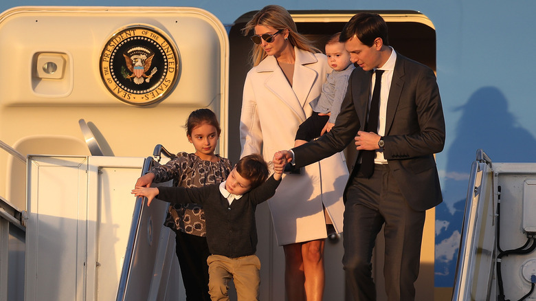 Jared Kushner and family exiting Air Force One