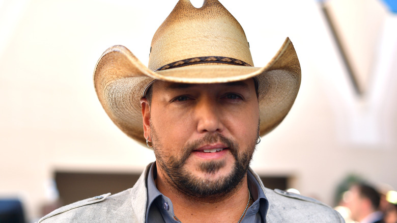 Jason Aldean cowboy hat