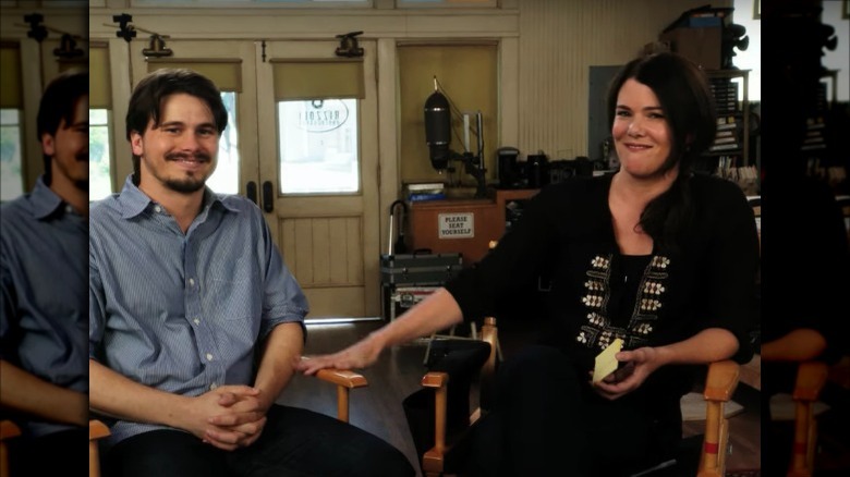 Jason Ritter and Lauren Graham on the set of Parenthood