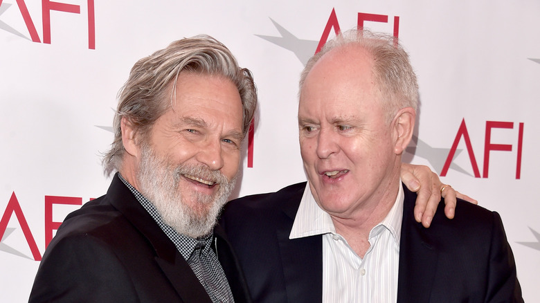 Jeff Bridges and John Lithgow on red carpet