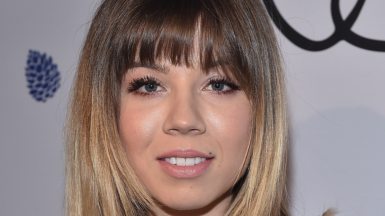 Jennette McCurdy on the red carpet attending an event 
