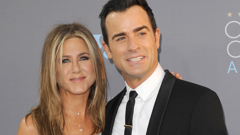 jennifer aniston and justin theroux on red carpet