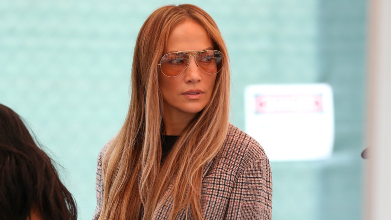 Jennifer Lopez wearing sunglasses