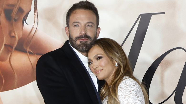 Ben Affleck Jennifer Lopez embrace movie premiere