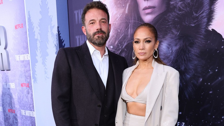 Ben Affleck and Jennifer Lopez posing