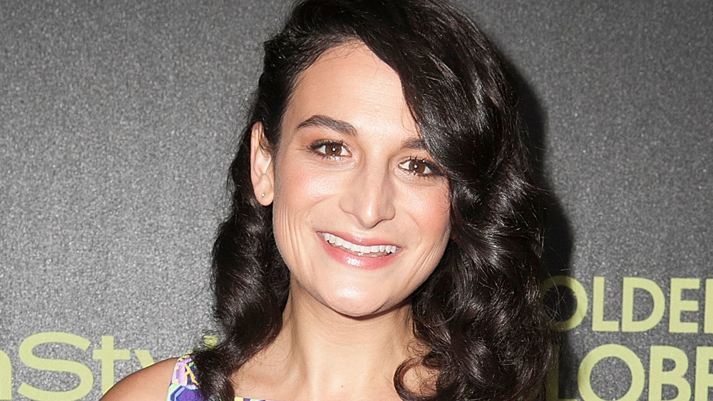 Jenny Slate on the red carpet