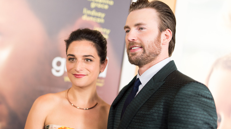 Jenny Slate and Chris Evans posing