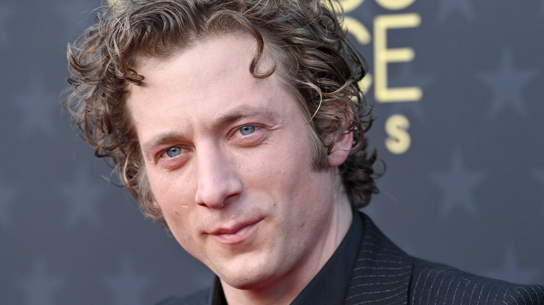 Jeremy Allen White at the People's Choice Awards