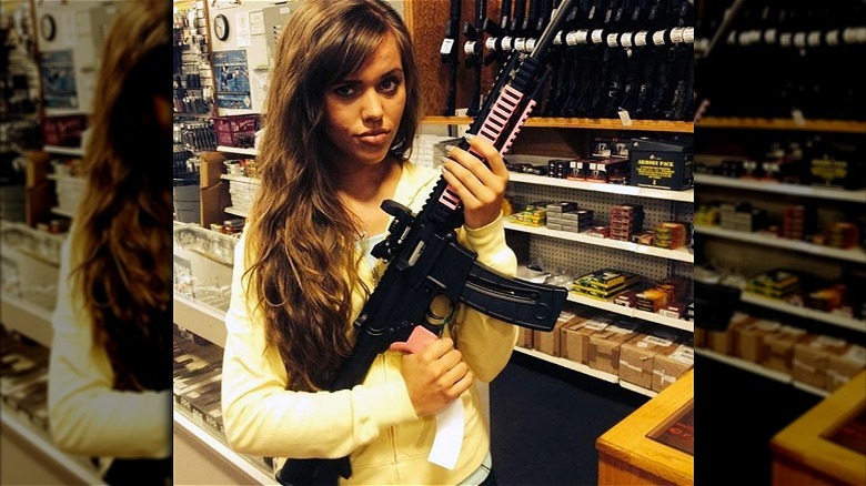 Jessa Duggar holding a gun