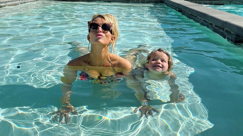 Jessica Simpson poses with Birdie 