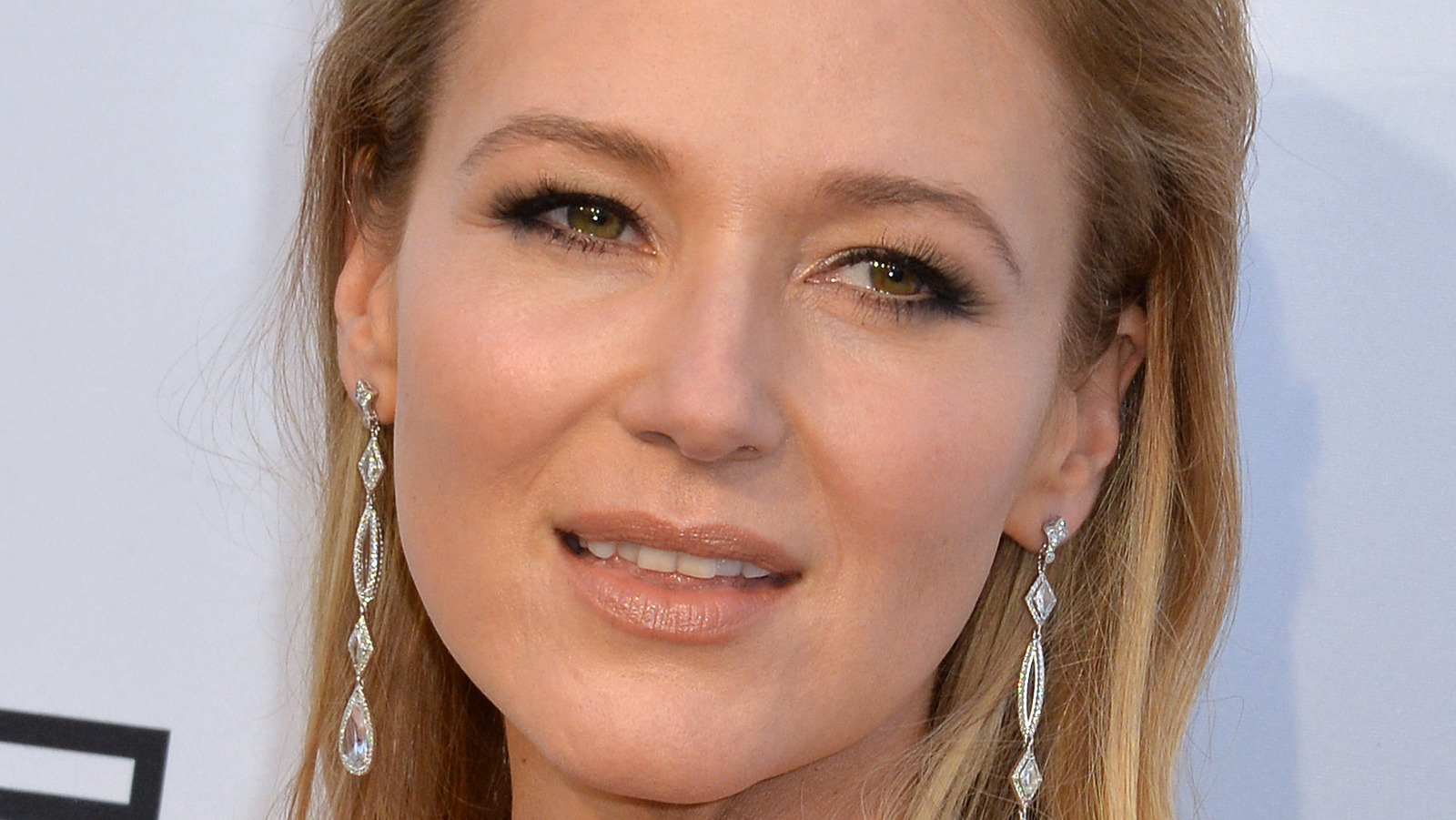 Jewel Accuses Her Mother Of Staggering Embezzlement