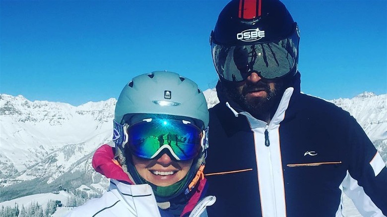 Jewel and Charlie Whitehurst skiing