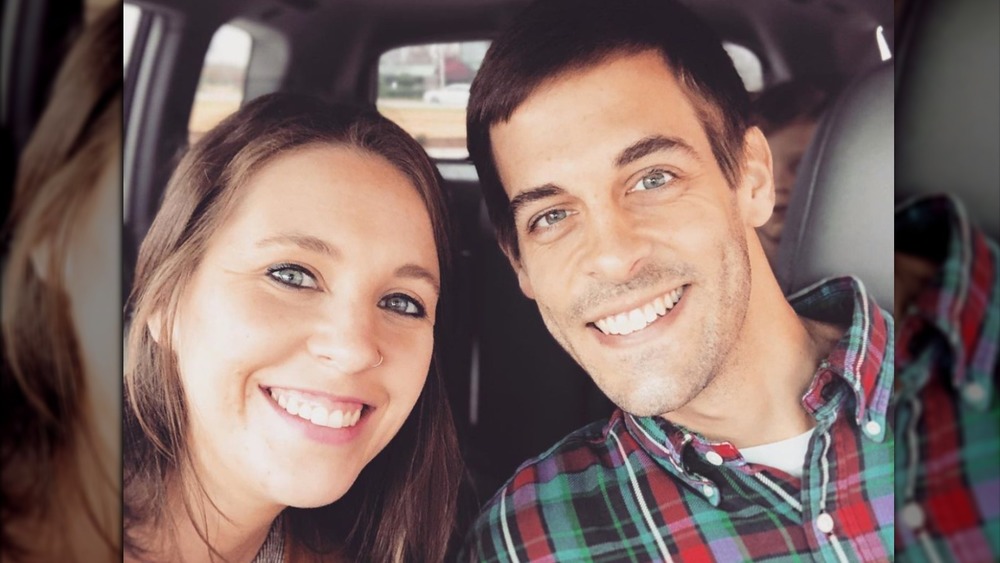 Jill Duggar and Derick Dillard posing for a selfie 