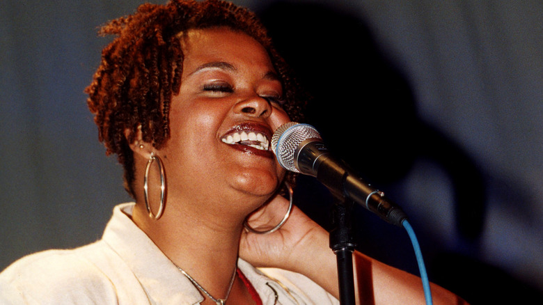 Jill Scott performing