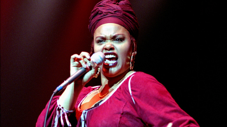 Jill Scott performing