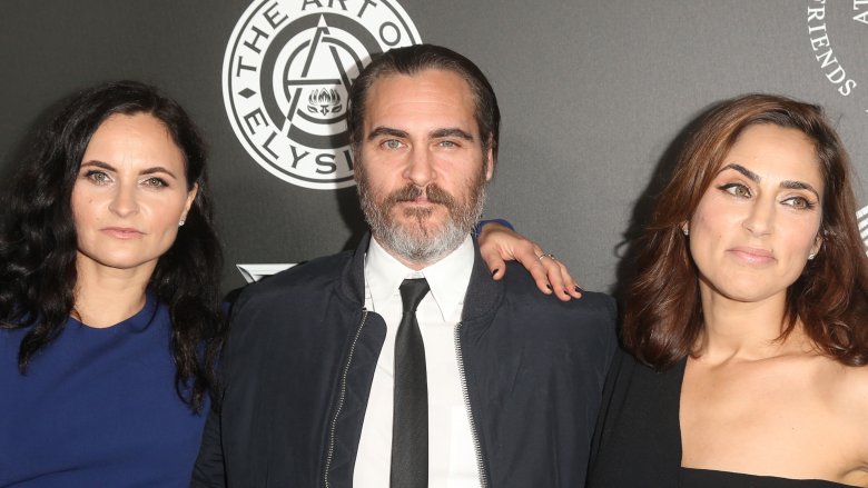 Joaquin Phoenix and sisters