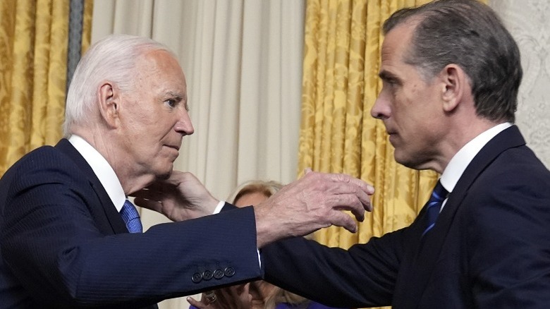 Joe Biden goes to hug son Hunter Biden in the Oval Office (2024)