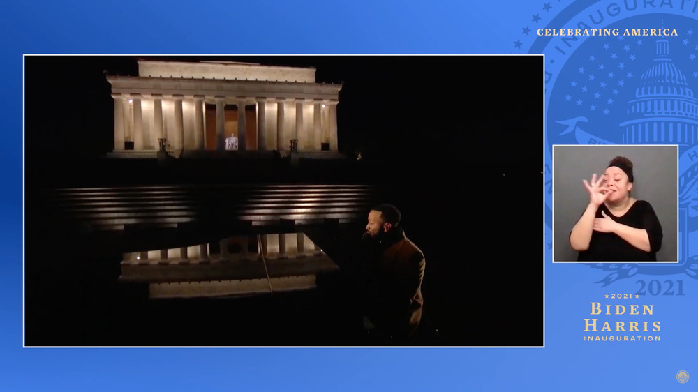 John Legend singing at Lincoln Memorial