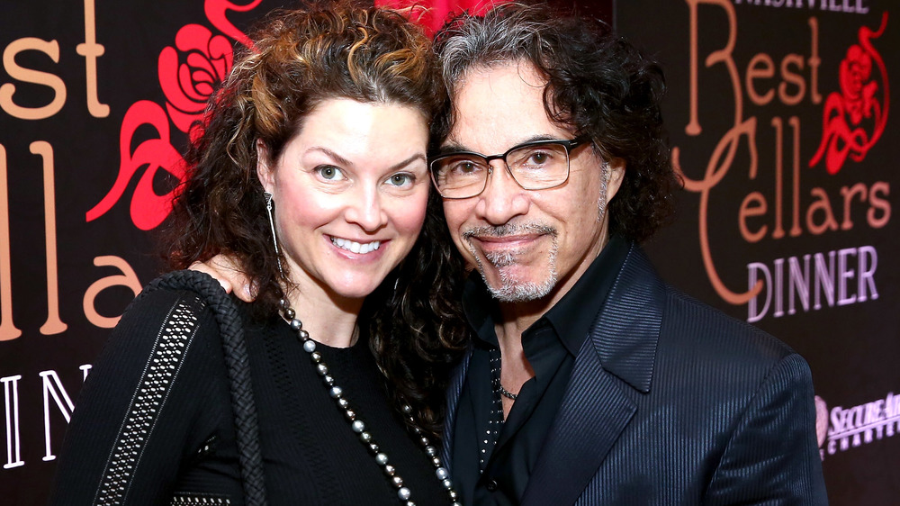 Aimee Oates and John Oates smiling 