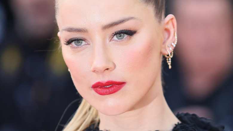 Amber Heard black eyeliner red lip