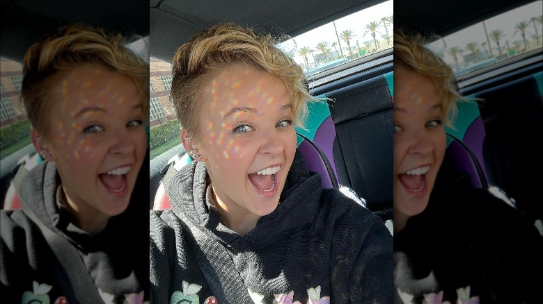 JoJo Siwa selfie with new hair