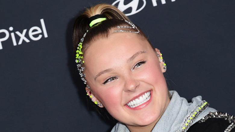 JoJo Siwa bedazzled hair pink blush