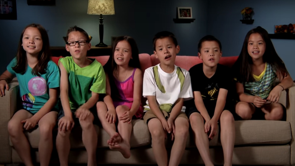 Gosselin sextuplets on a couch