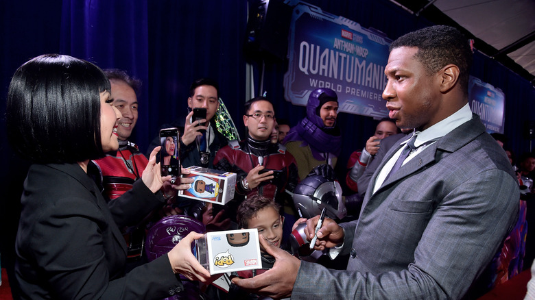 Jonathan Majors with fans 