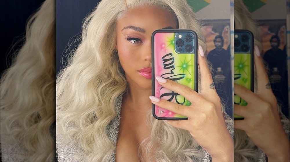 Jordyn Woods' blonde hair selfie