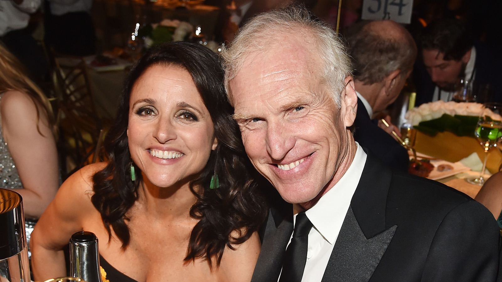 Julia Louis Dreyfus Husband Brad Hall Has Been By Her Side Since College 