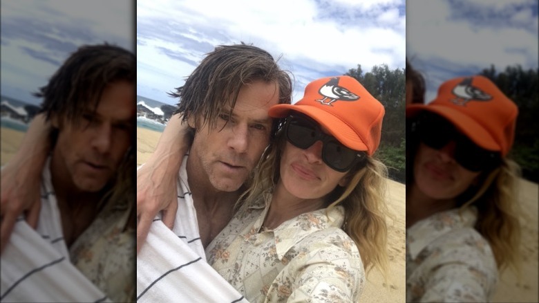 Julia Roberts and Daniel Moder pose for a selfie