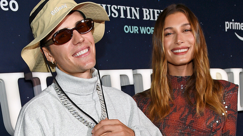 Justin Bieber and Hailey Bieber posing