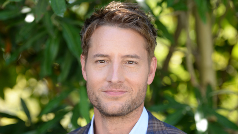 Justin Hartley smiling