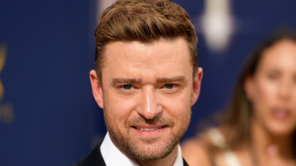 Watch Justin Timberlake Crush a Set of Weighted Ring Chinups